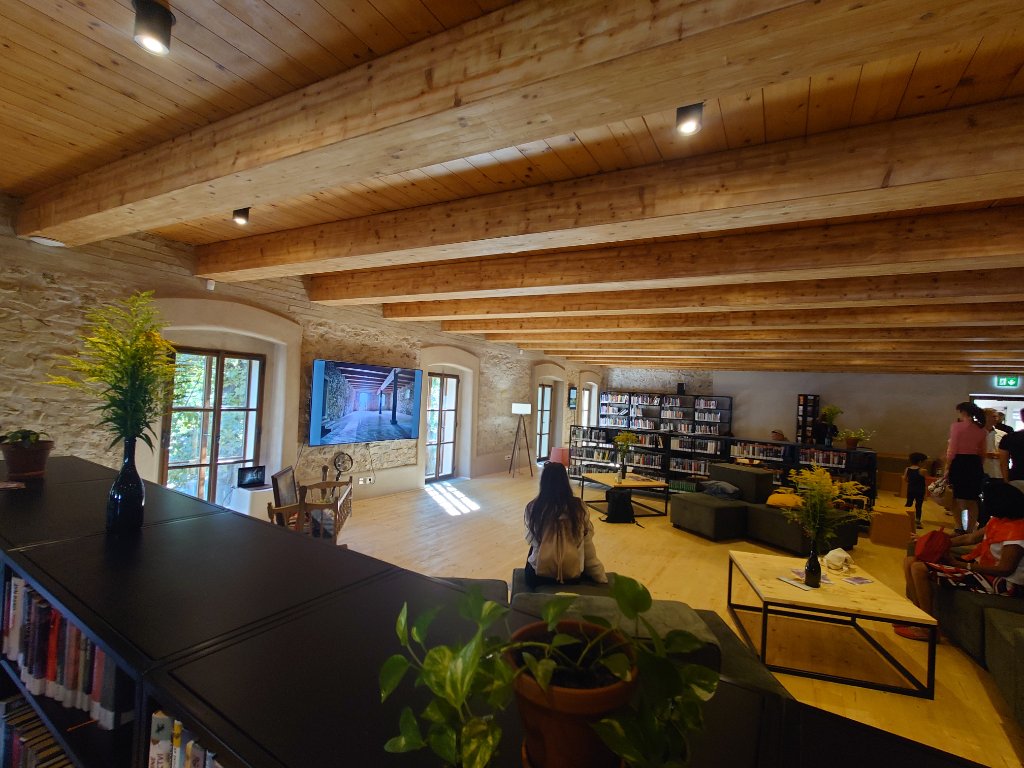 Velký Mlýn — Library Lounge