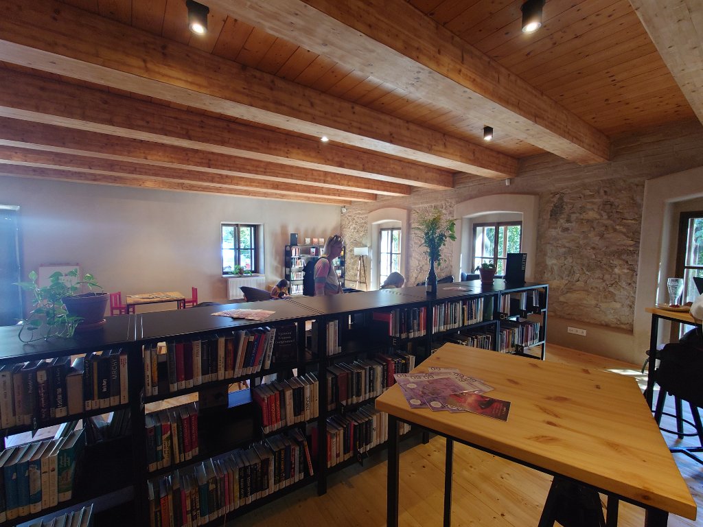 Velký Mlýn — Café Library VIII