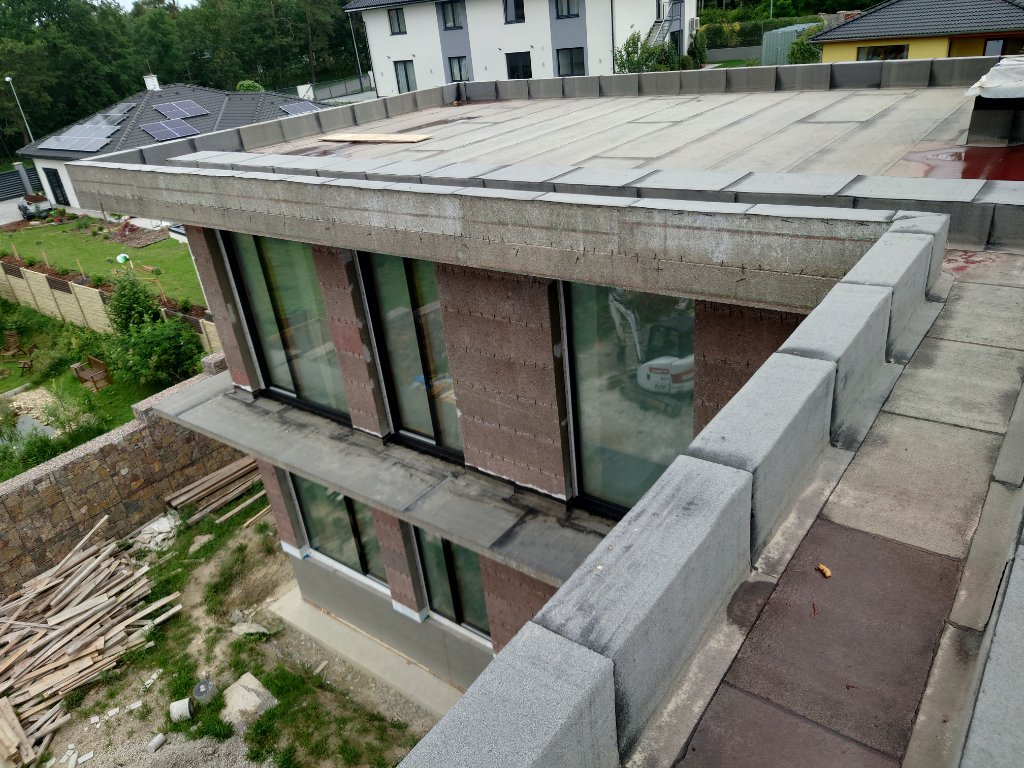 Villa L — Site Overview