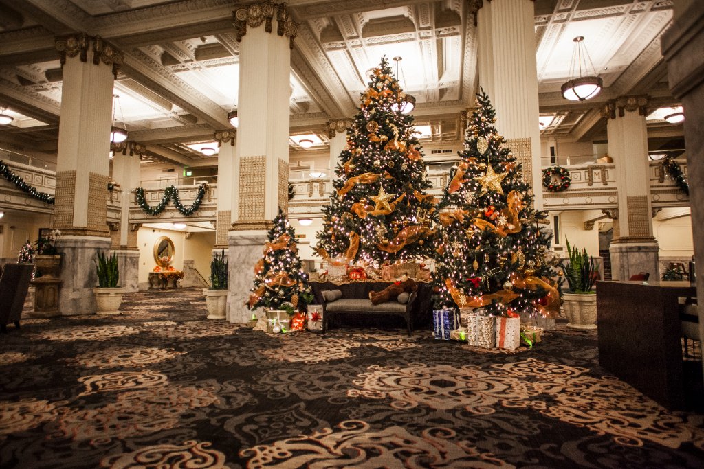 Indoor Christmas Decorating