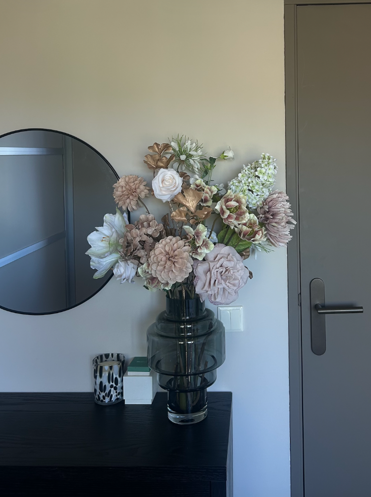 Aardetonen zijden bloemen