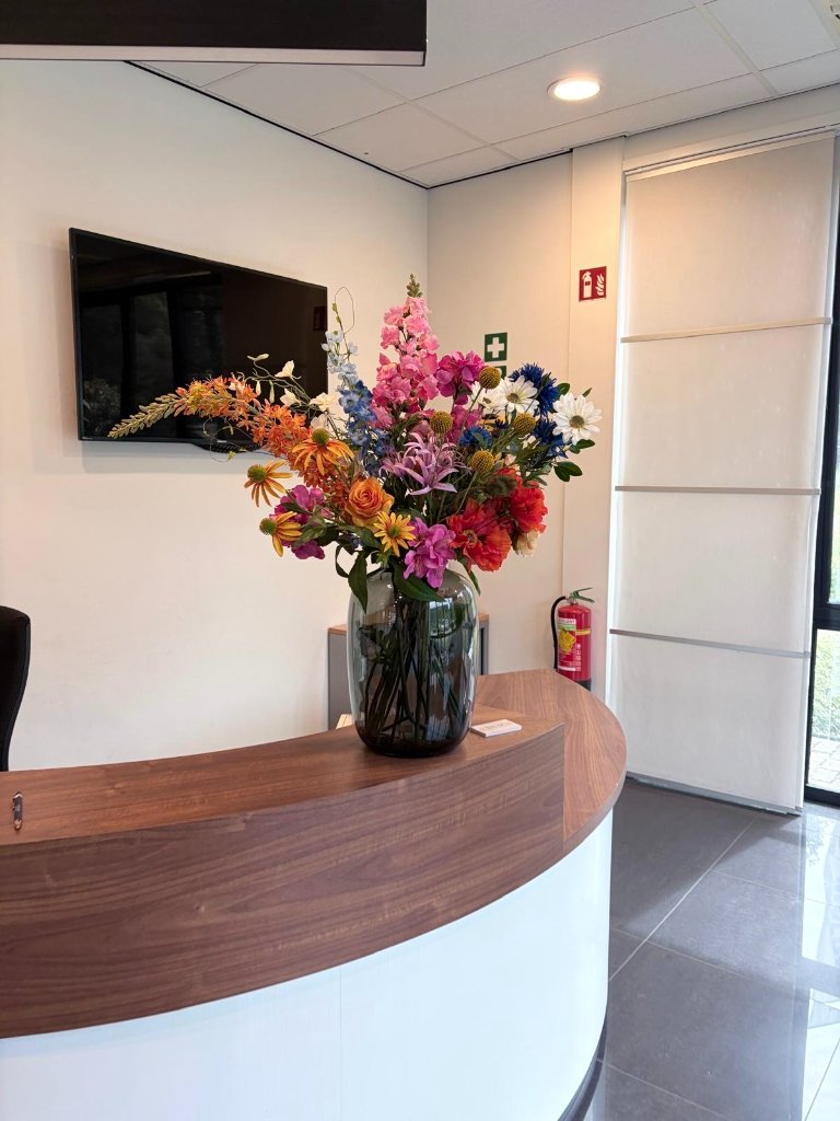 Van Aalst Group — zijden bloemstyling receptie