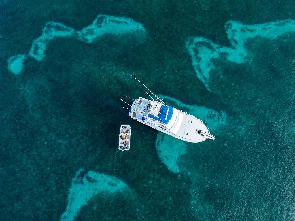 Sportfisher at anchor Negril