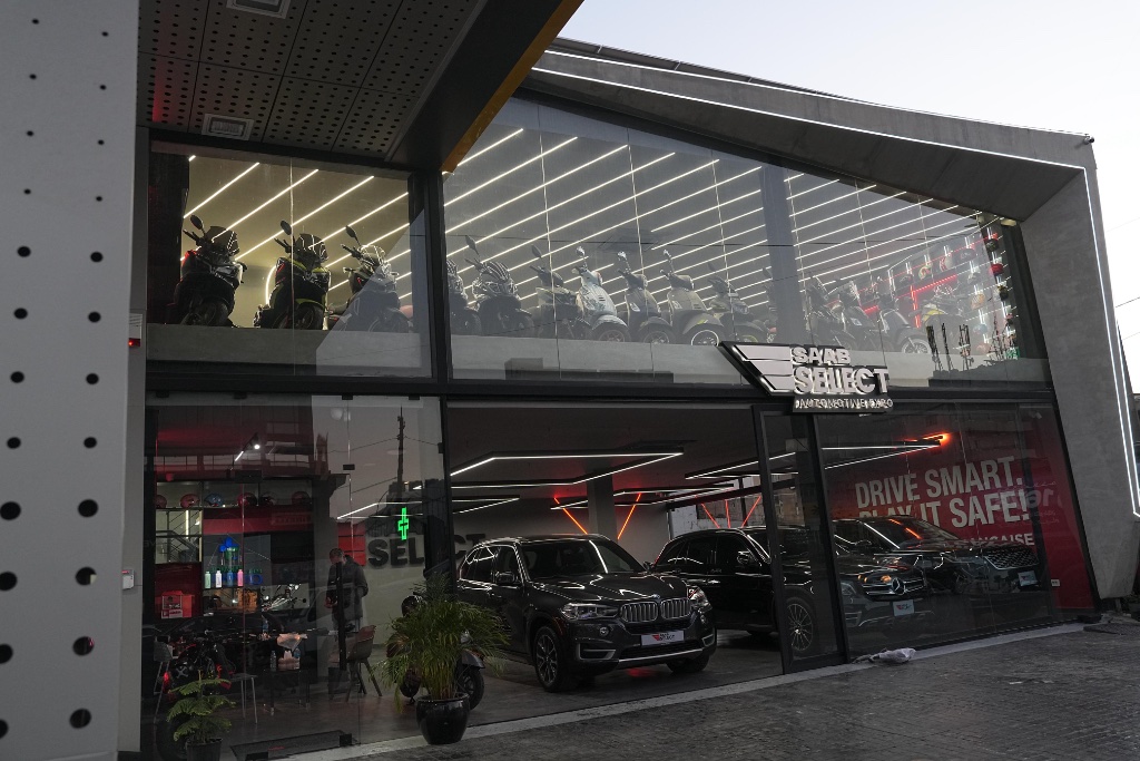 Saab Select Showroom