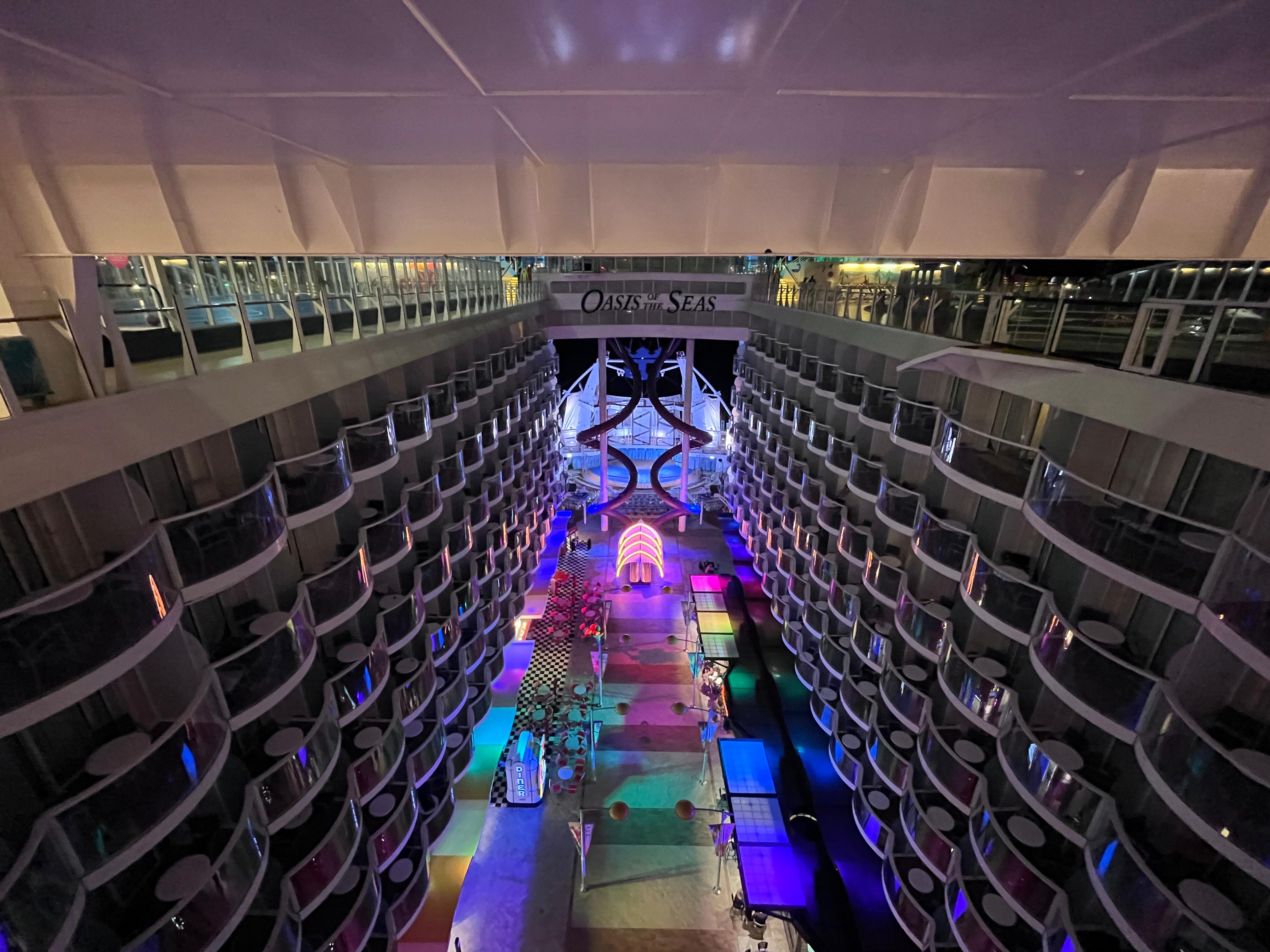Oasis of the Seas — Royal Promenade AV & Lighting
