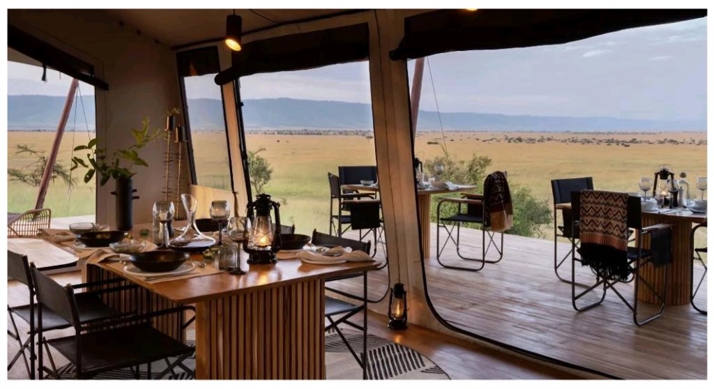 Dining with a Wilderness View