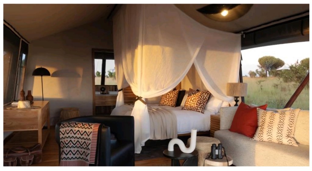 Open-Air Lounge & Veranda
