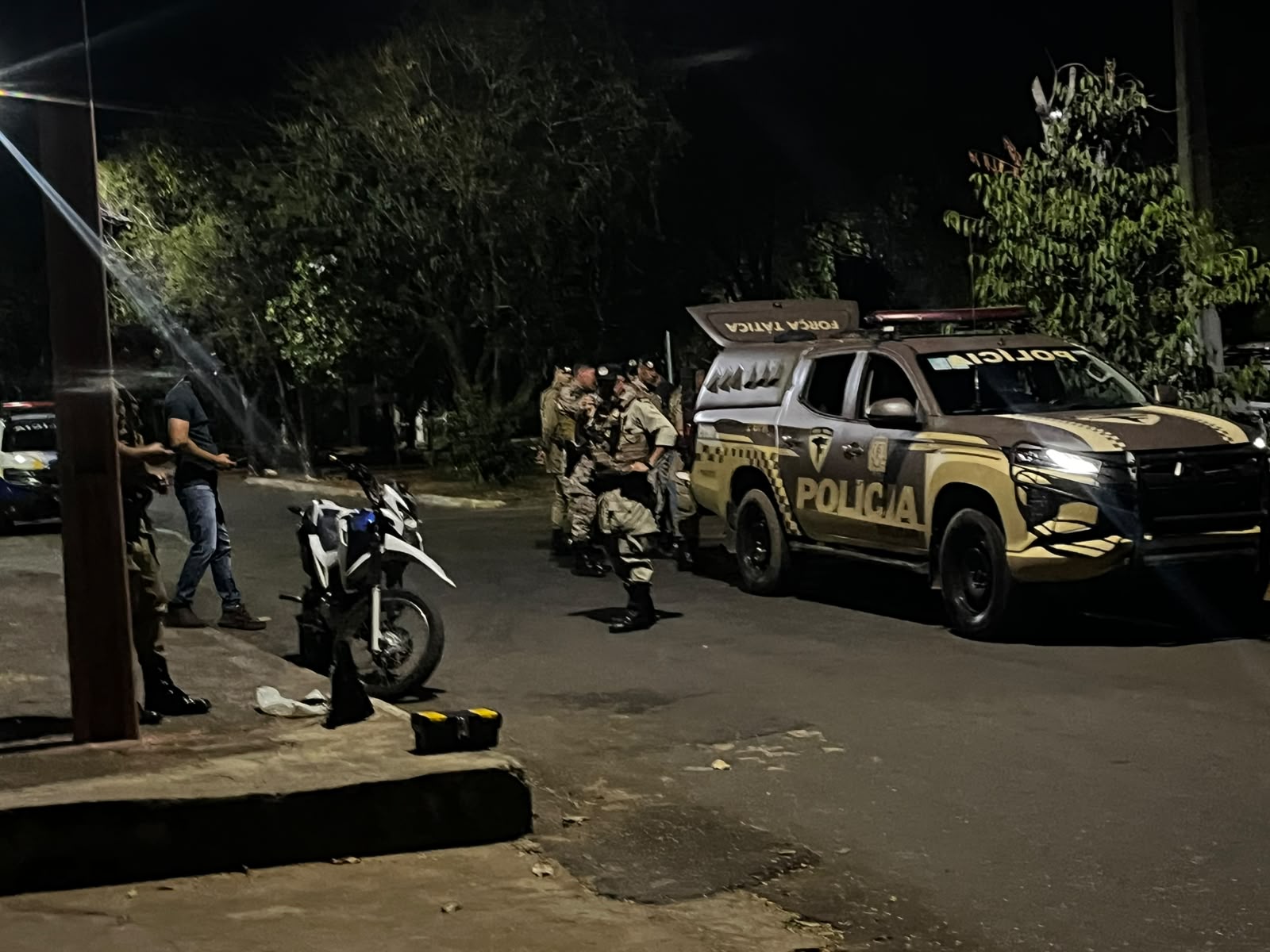 Jovem é preso após tentativa de homicídio em Araguaína; PM apreende armas e motocicleta