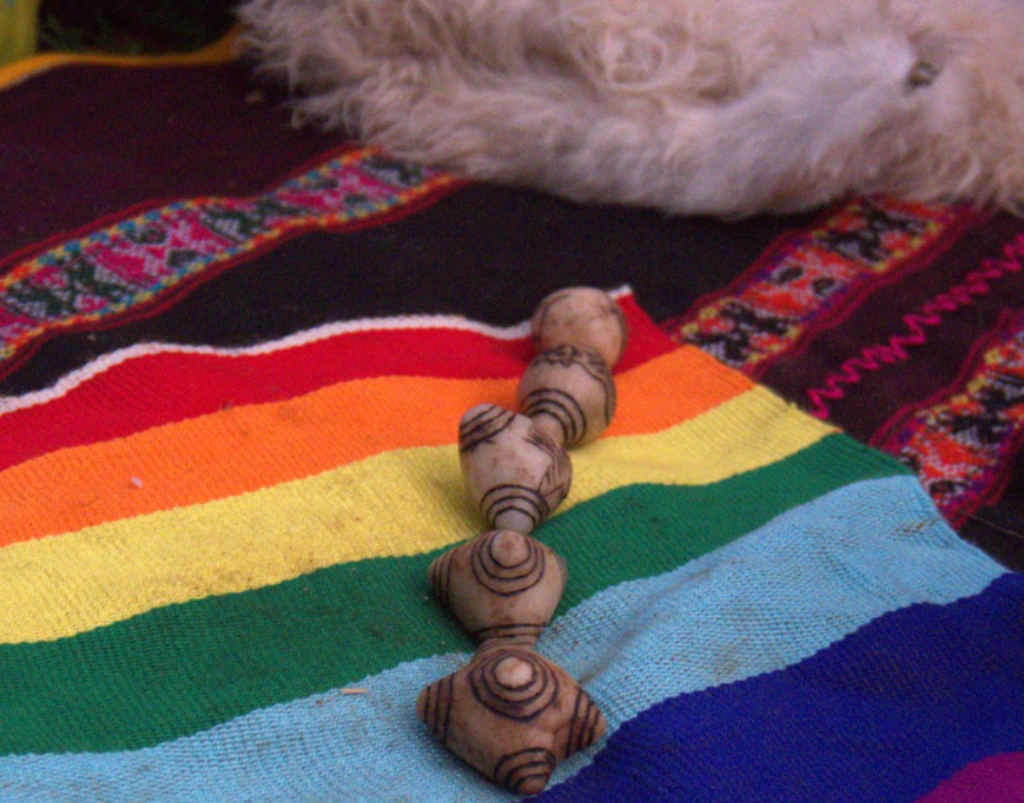 Sacred Q'ero kullas on wiphala
