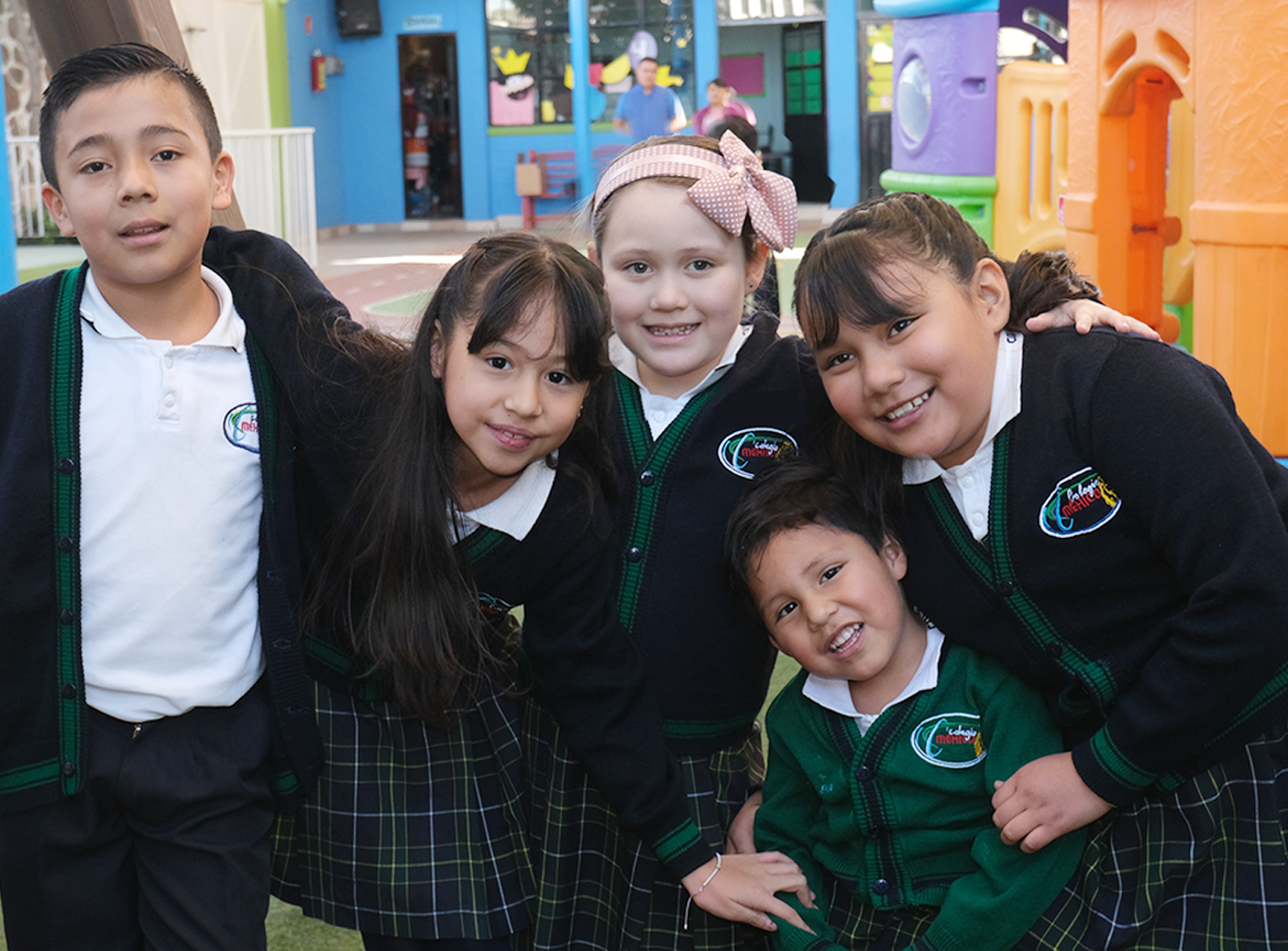 Alumnos del Colegio México Zumpango con su uniforme