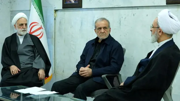 Iranian officials in formal meeting