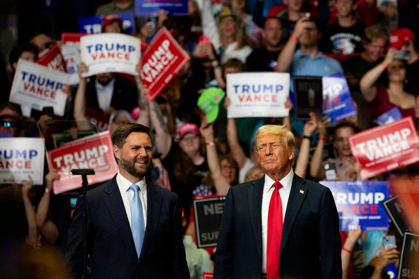 Trump privately champions JD Vance to donors: 'We need to elect JD' as VP weighs 2028 bid