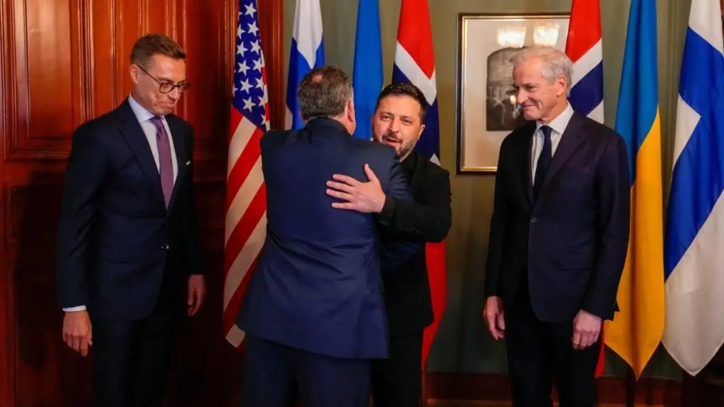 US envoy Steve Witkoff embraces Zelensky before Oslo talks