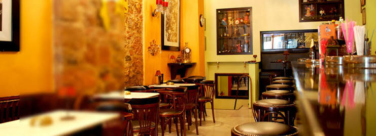 Bohème Café Bar: Funky Jazz & Cocktails με Θέα στον Ευρίπο