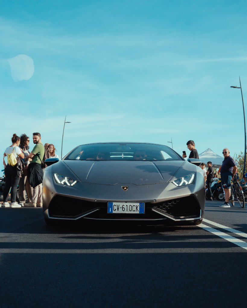 Lamborghini Huracán grigia
