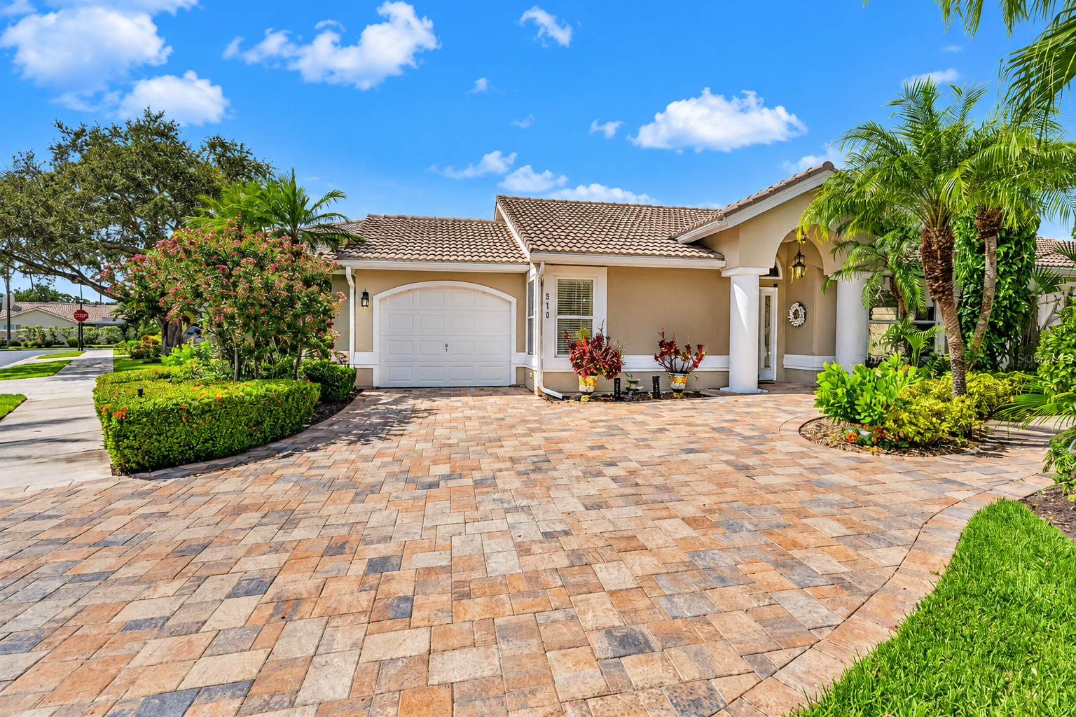511 Haverhill Lane, Safety Harbor, FL 34695
