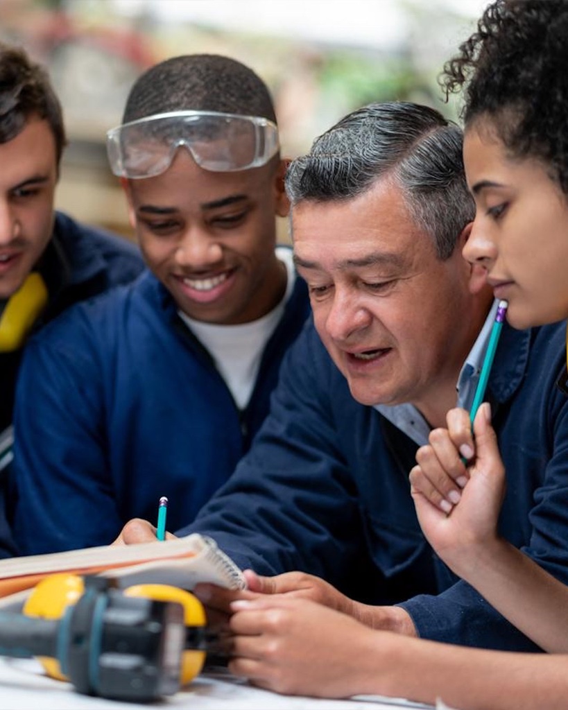 Why businesses gain a commercial edge by collaborating with university students