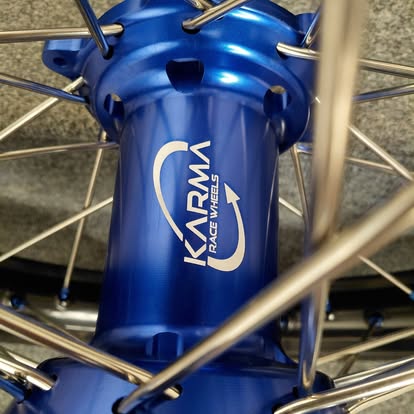 Race Blue Hub