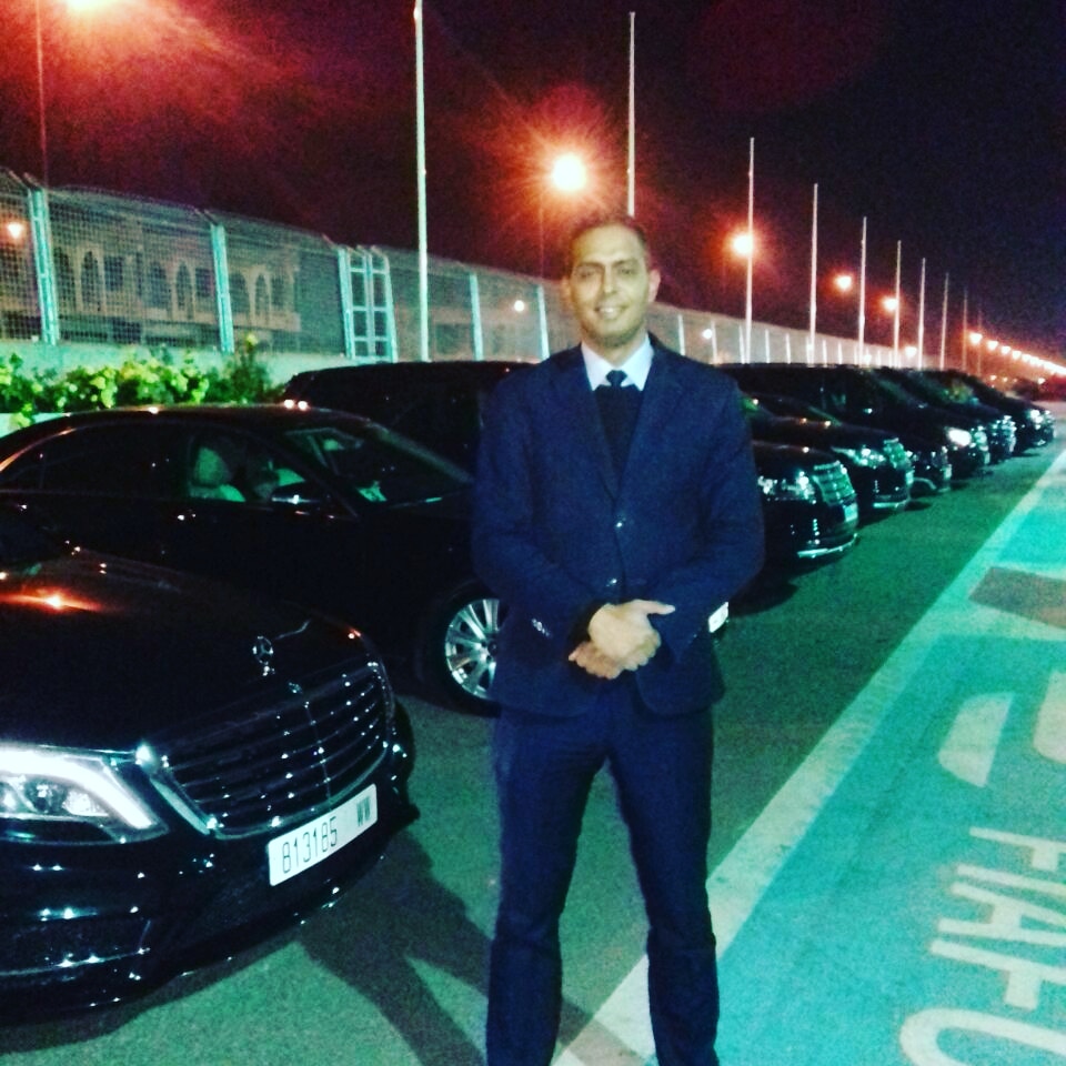 Driver & Luxury Sedans — Night