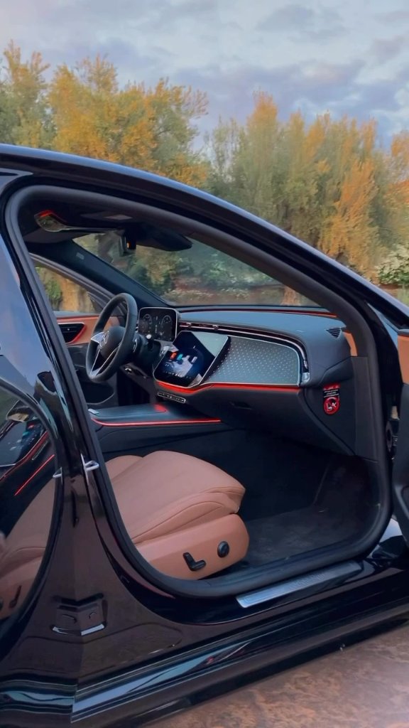 Mercedes — Vue Arrière Panoramique