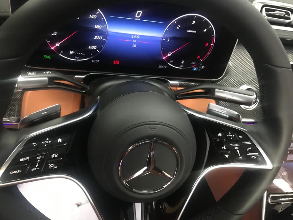 Mercedes Intérieur — Tableau de Bord