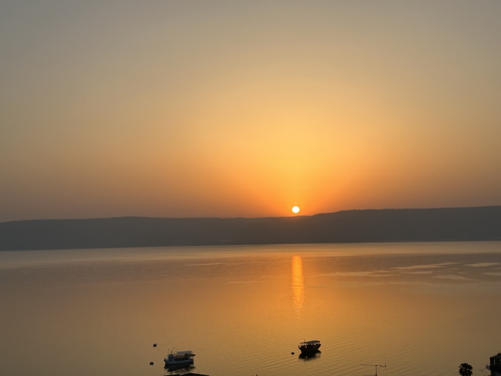 Amanecer en el Mar de Galilea