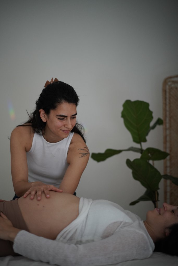 תנועה רכה וזורמת כהכנה ללידה