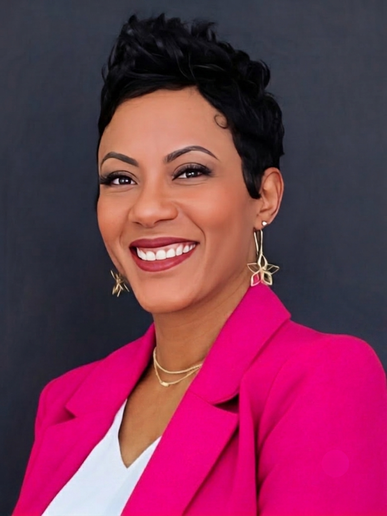 Tanya Smith, Digital Authority strategist for experienced women