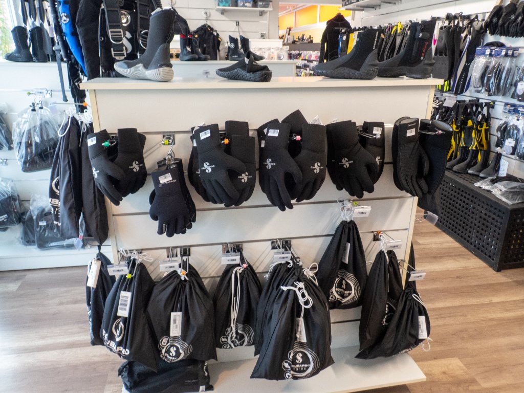 Boutique Maui Diving - gants et bottines