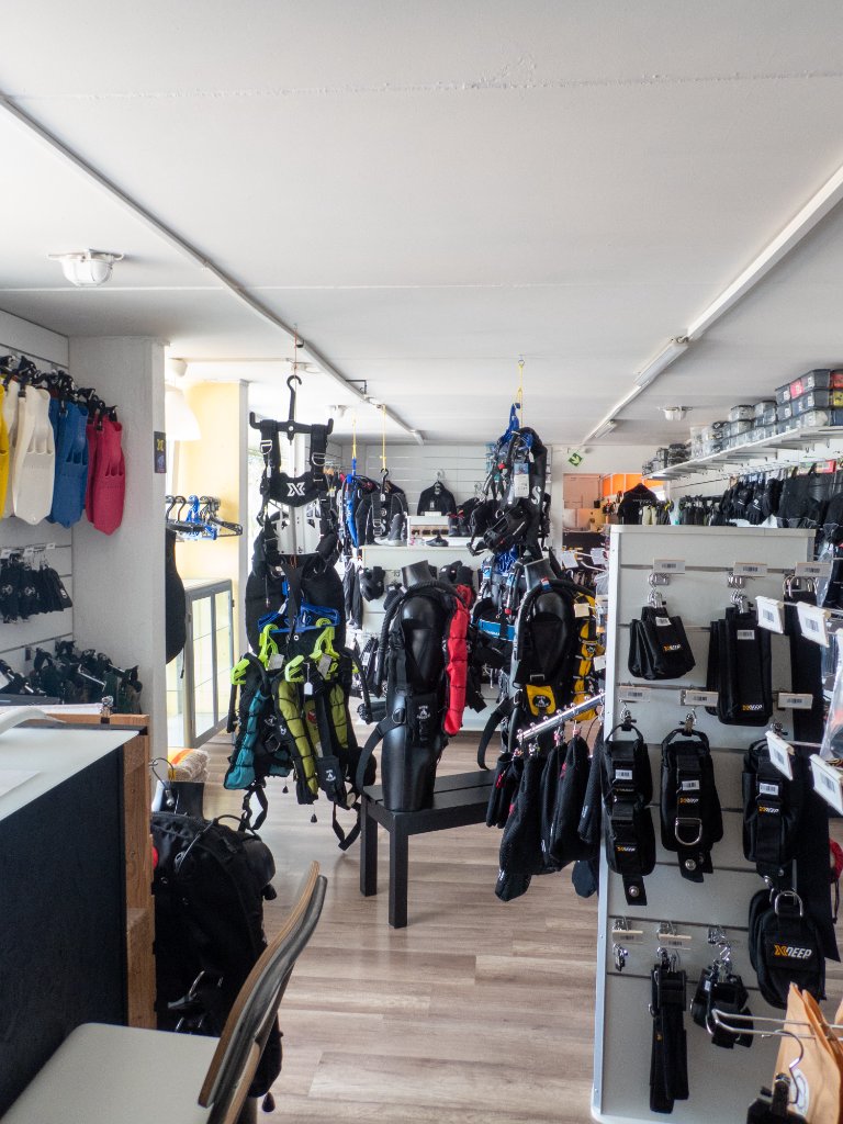 Boutique Maui Diving - allée palmes 2