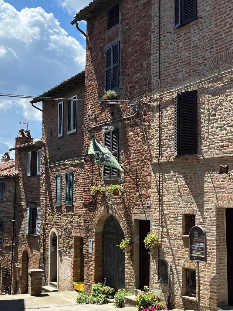 UMBRIA_VILLAGE_MORNING