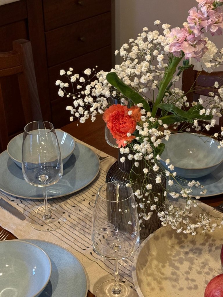 Tisch mit Blumen
