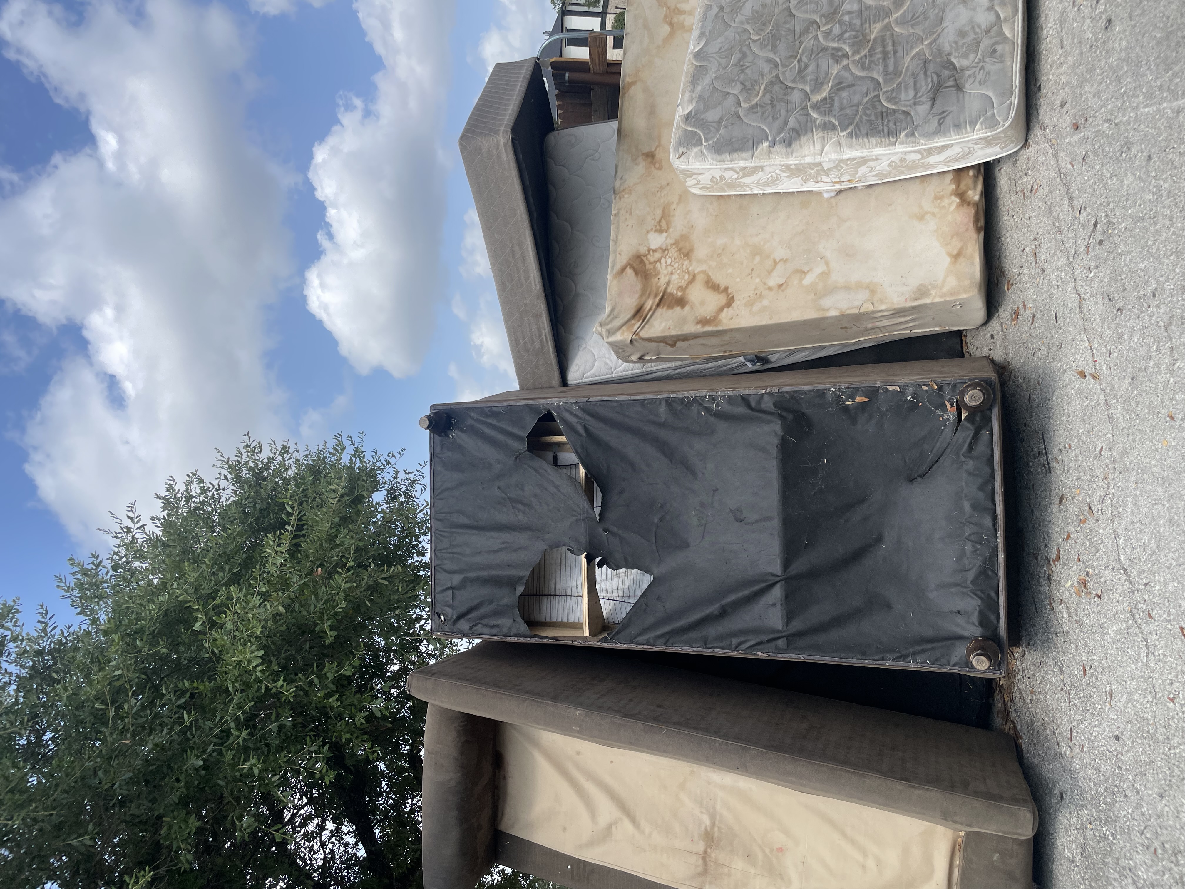 Bulk Furniture & Mattress Haul Away