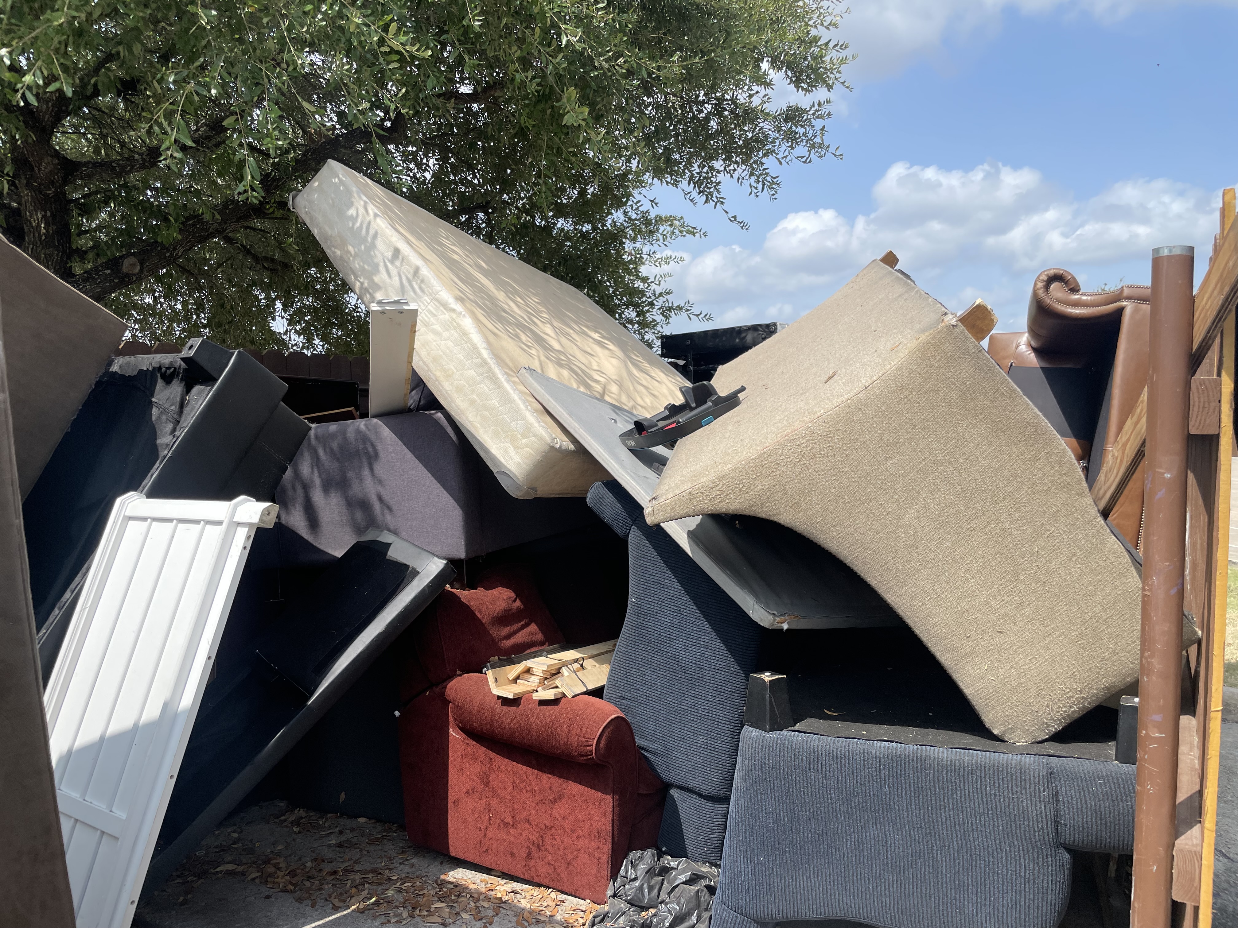 Bulk Furniture & Mattress Haul Away before