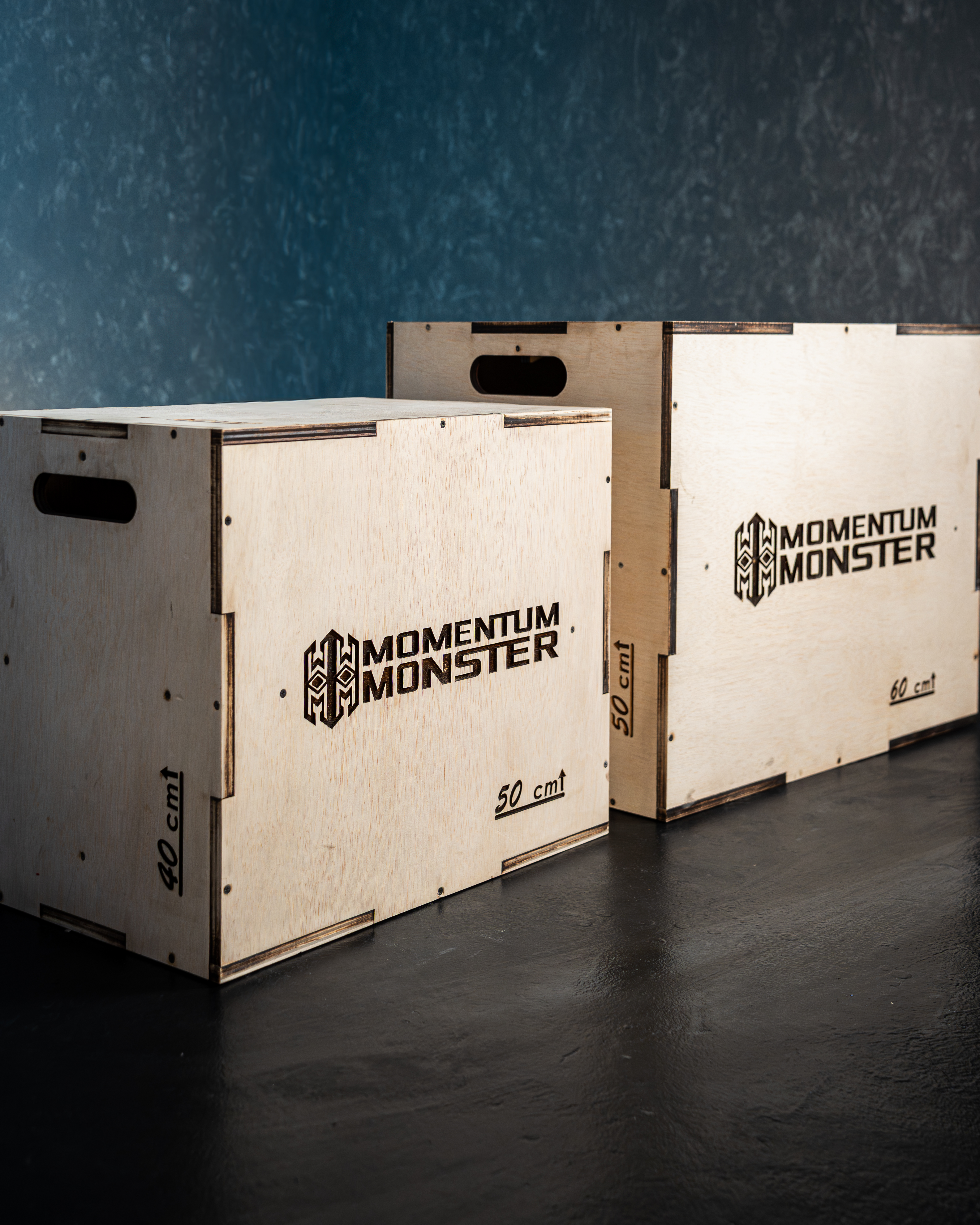 Especificaciones · Cajón de Madera Mediano · Momentum Monster