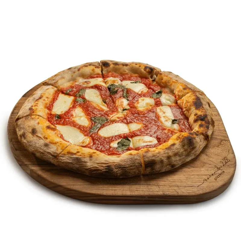 Pizza Marguerita Originale com molho de tomate e mozzarella de búfala, da Varanda 228.