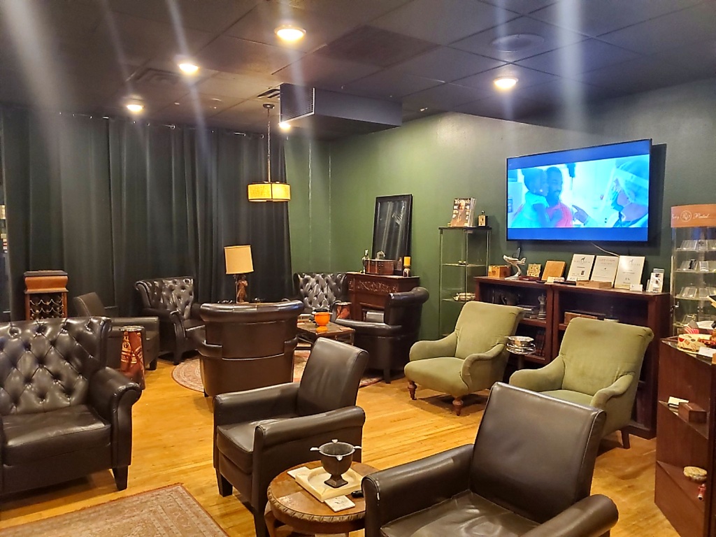 Dublin Hound cigar lounge