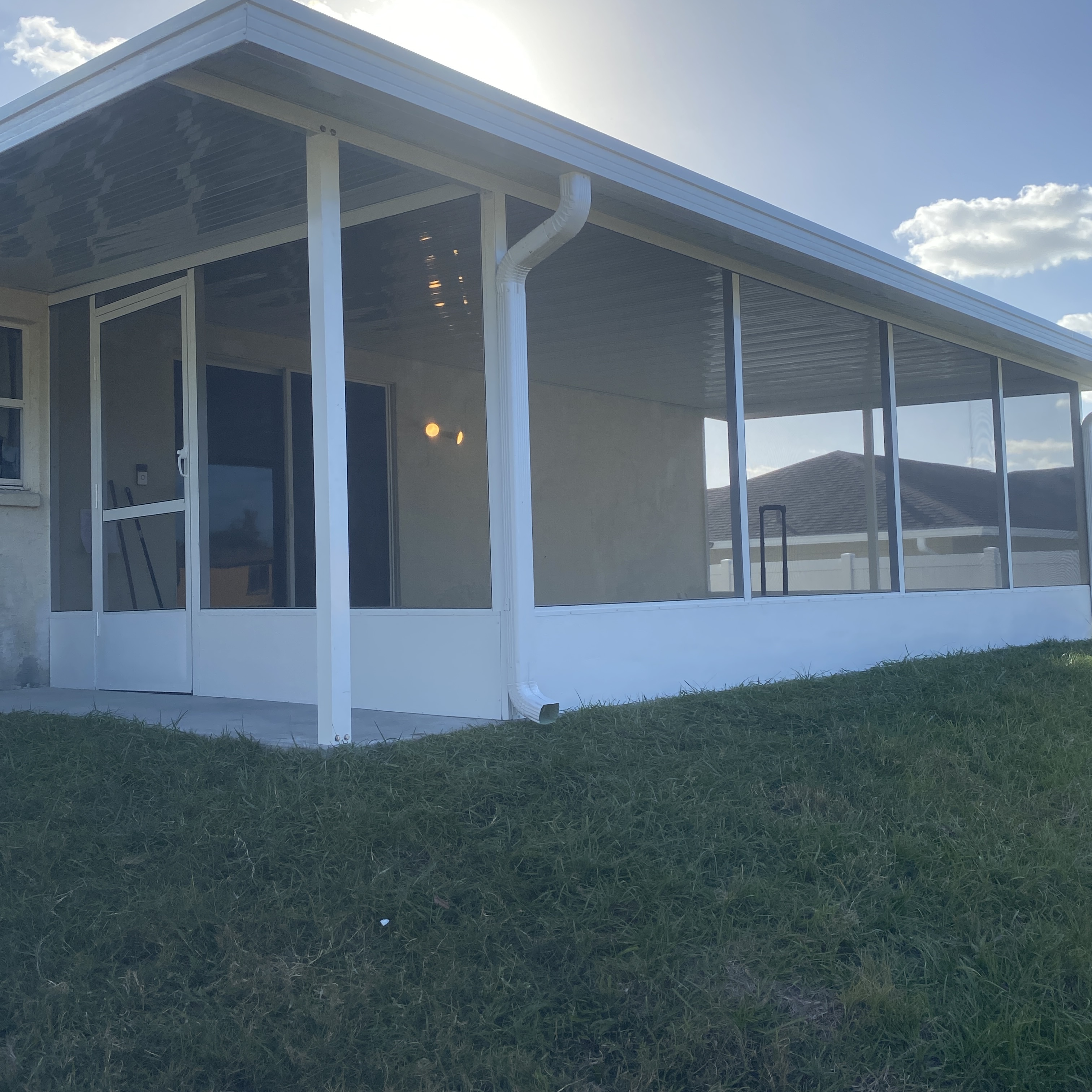 Screened lanai — example for pool, patio, porch and lanai screen repair service in Taft, FL