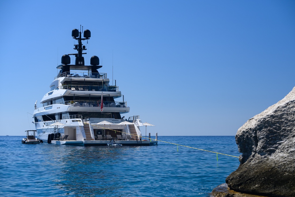 Evrima Yacht at Anchor