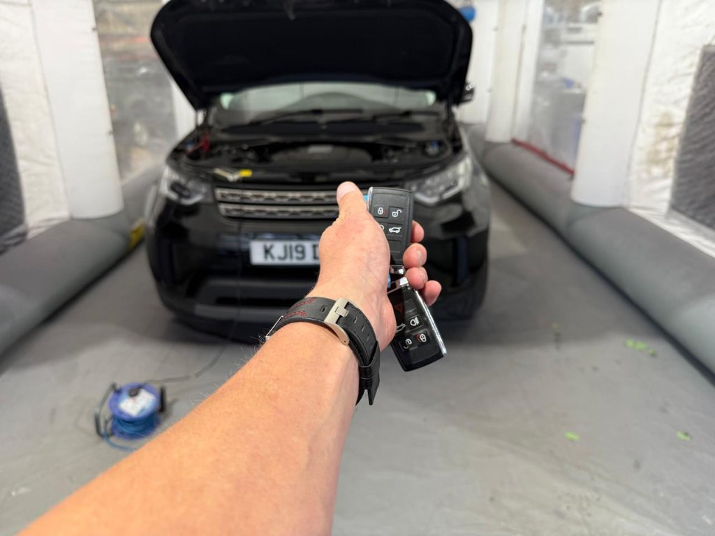 Land Rover Discovery — On-Site