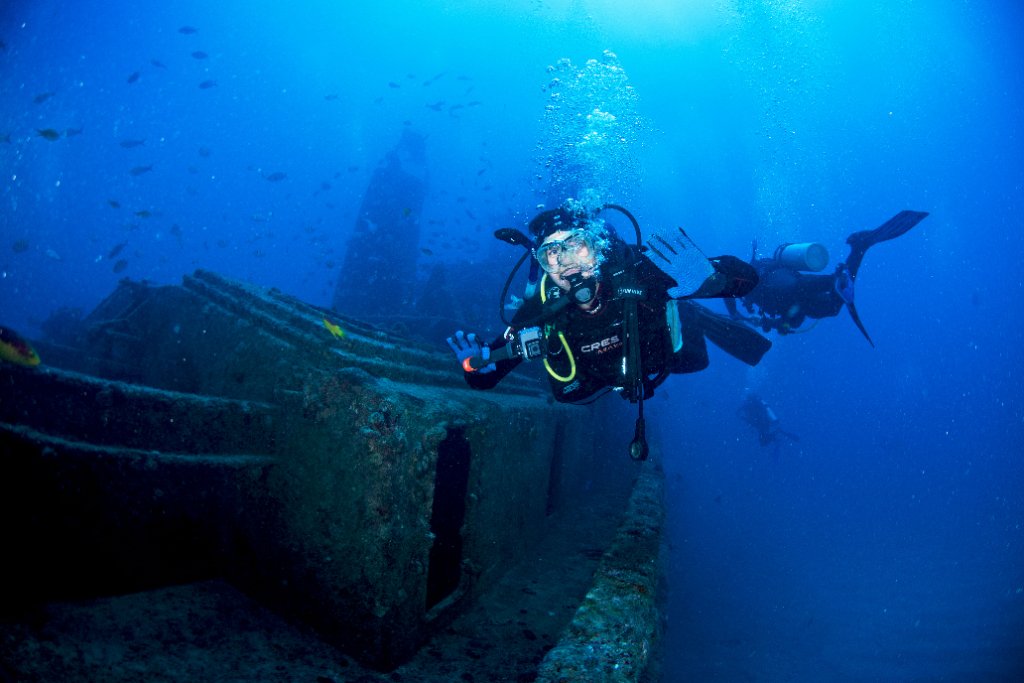 Mergulho em naufrágio com a Walvee Dives