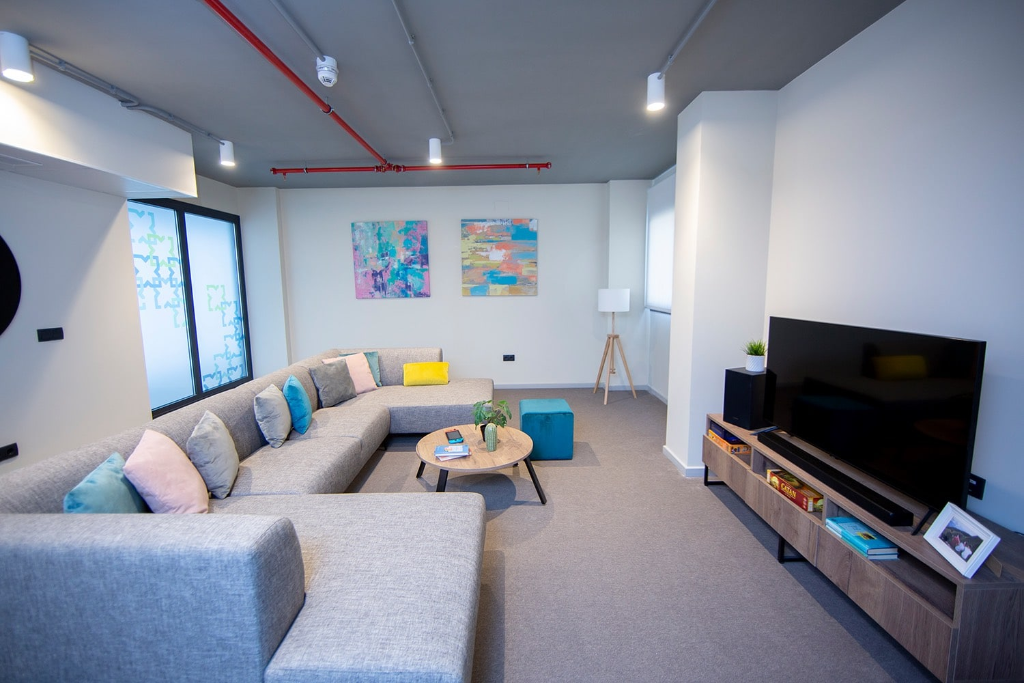 Cluster Room 8