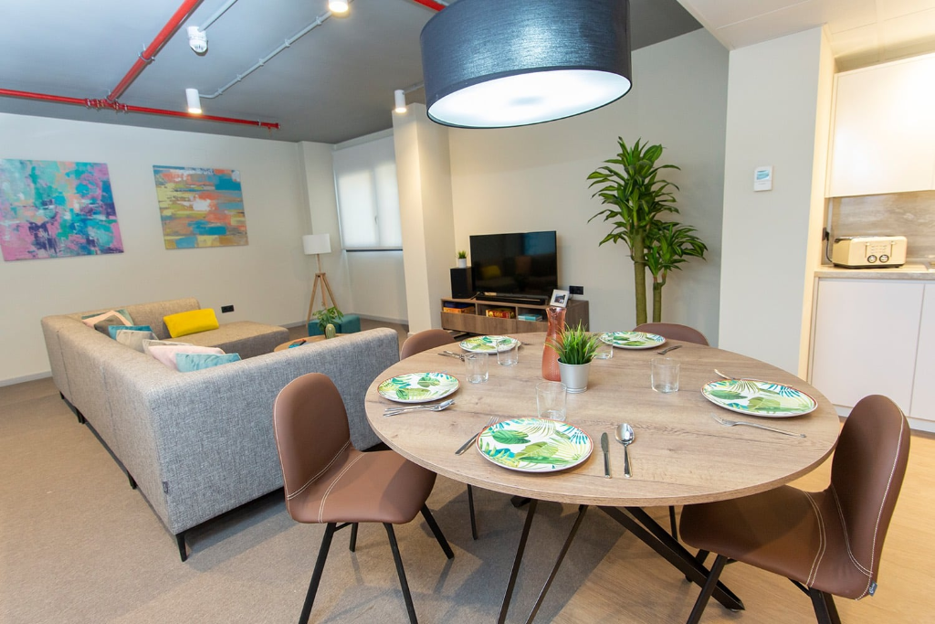 Cluster Room 9