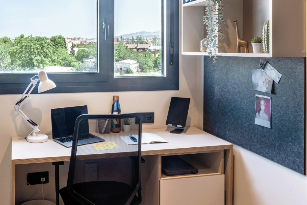 Individual Studio 1