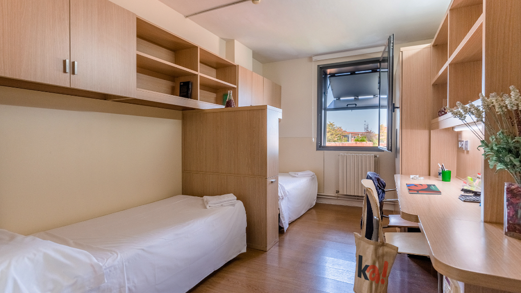 Quarto duplo 4
