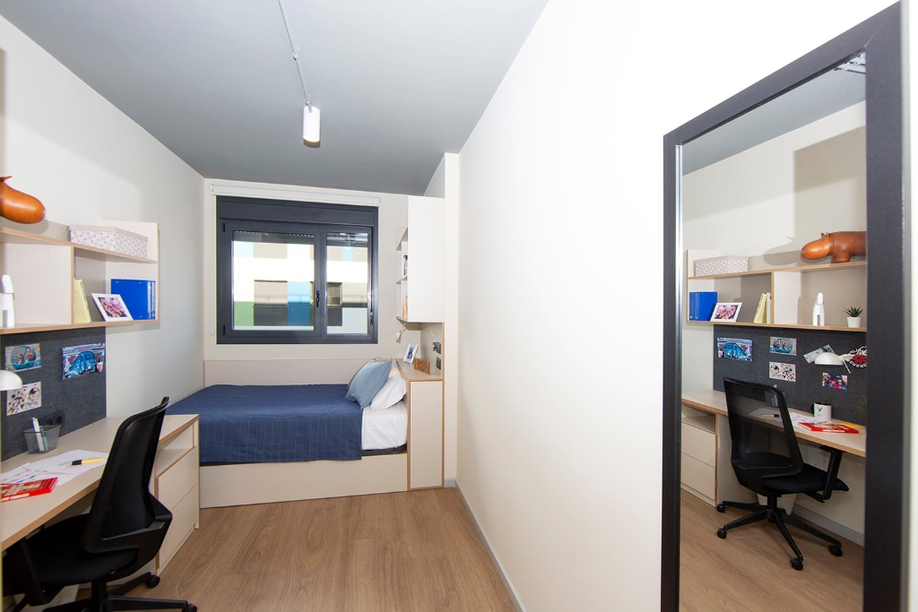 Cluster Room 12