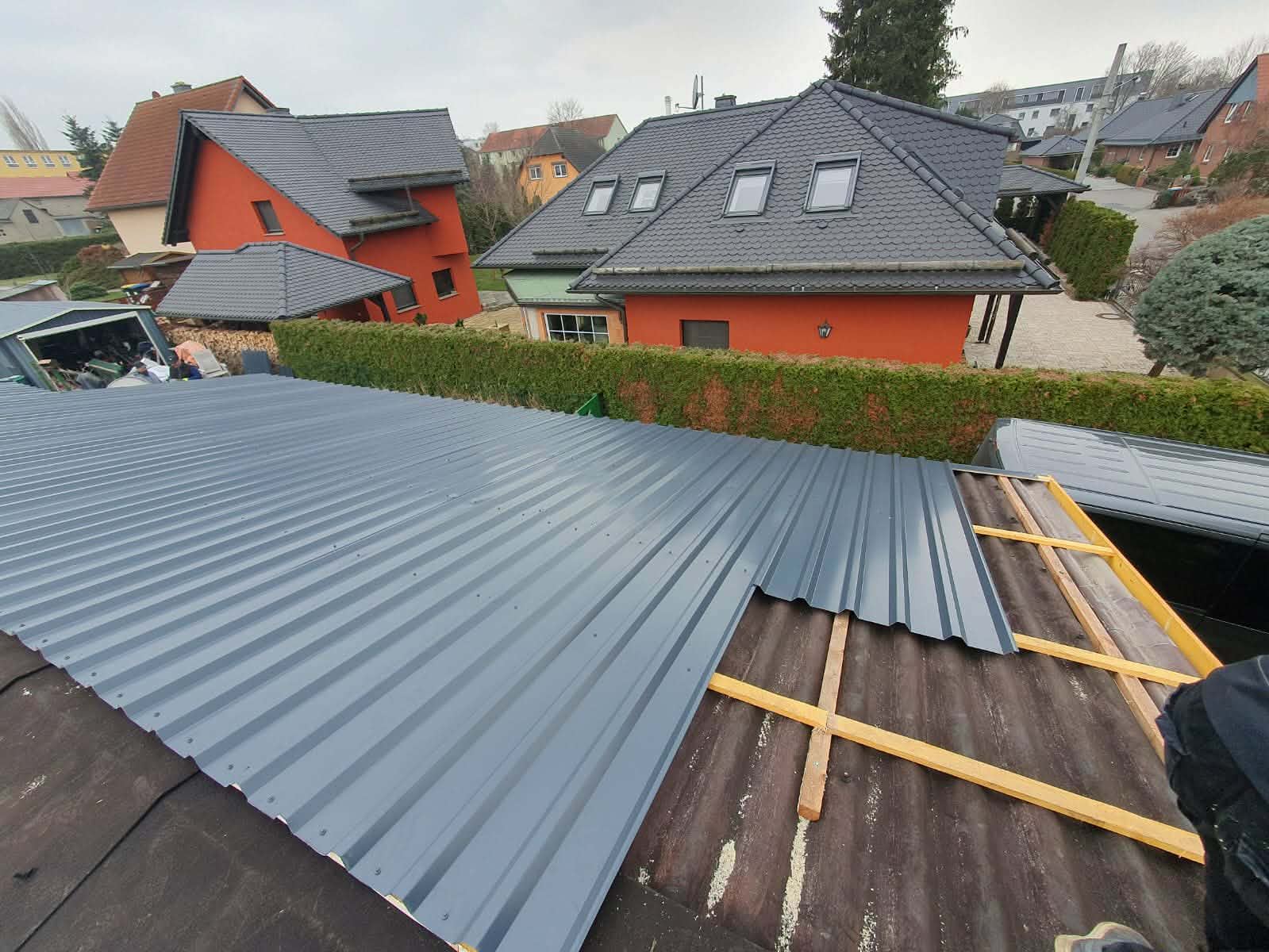 Dachneudeckung in Frankfurt am Main – DACH PROFIS Referenz 2026