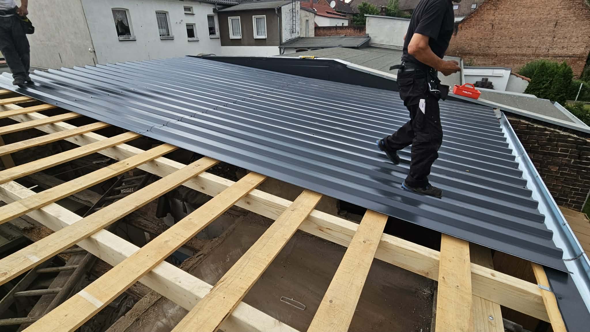 Metalldeckung in Hamburg – DACH PROFIS Referenz 2026