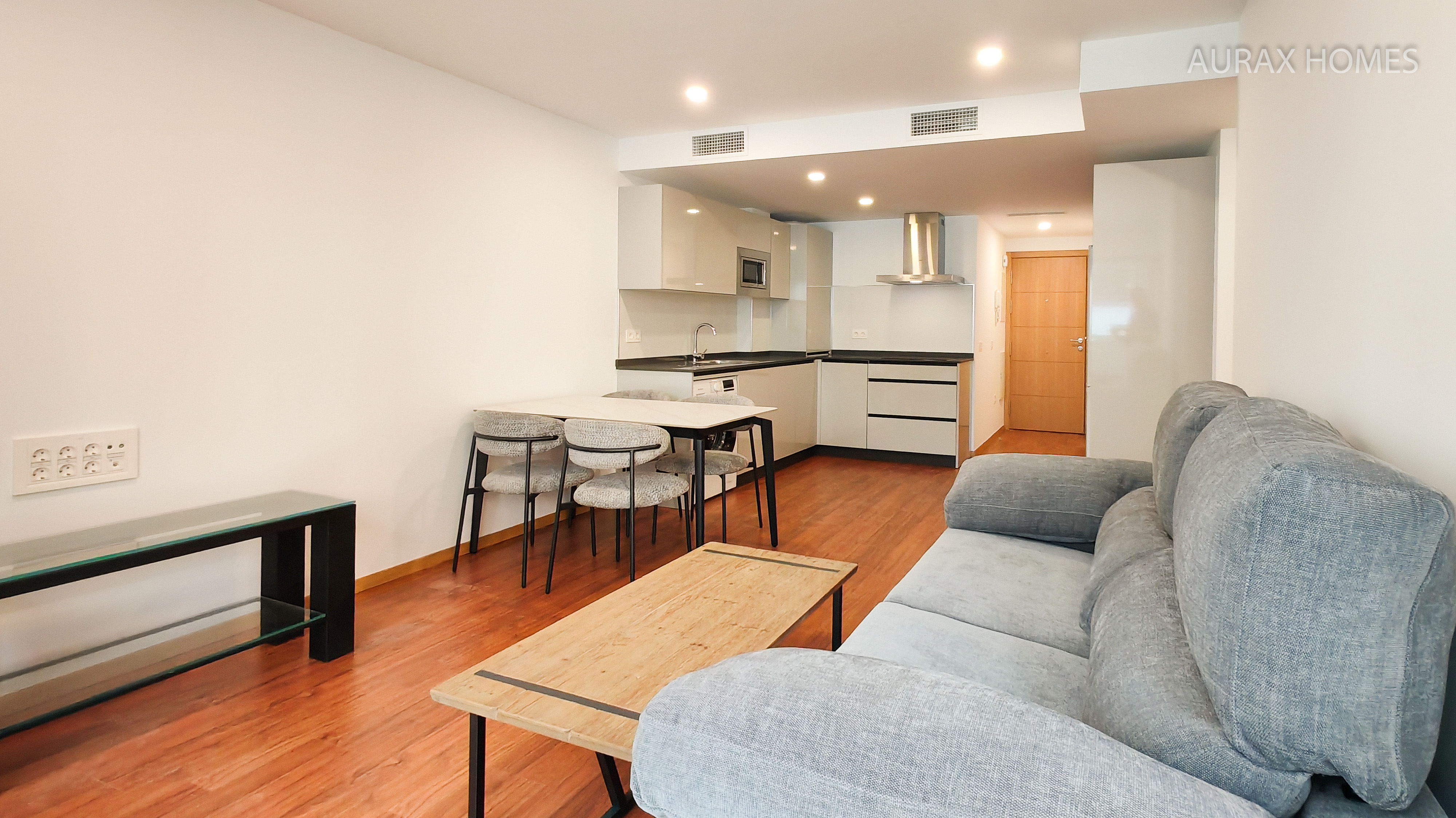 Seasonal rental with terrace and sea views in Playa del Rincón
