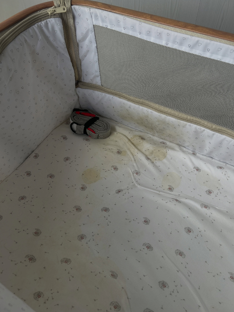Travel Cot — Before
